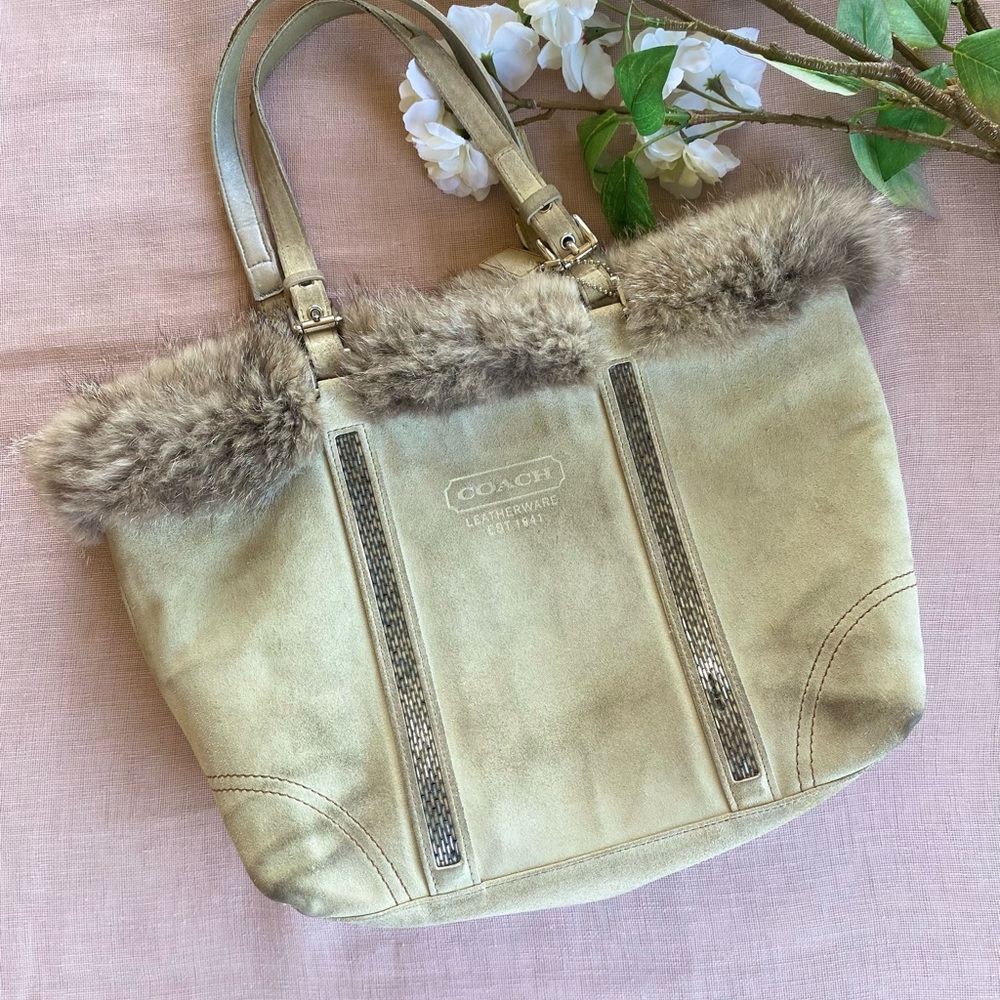 RARE LIMITED EDITION COACH suede beaded tote 8B30 with genuine fox fur trim
